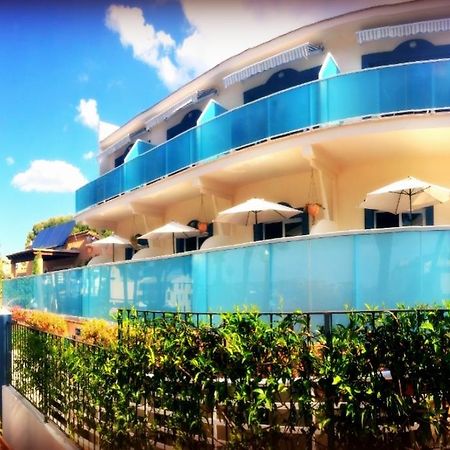 Apartamentos Petit Blau Peguera Exterior photo